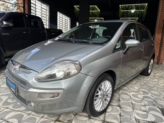 FIAT PUNTO 1.6 ESSENCE 16V FLEX 4P AUTOMATIZADO FIAT PUNTO 1.6 ESSENCE 16V FLEX 4P AUTOMATIZADO